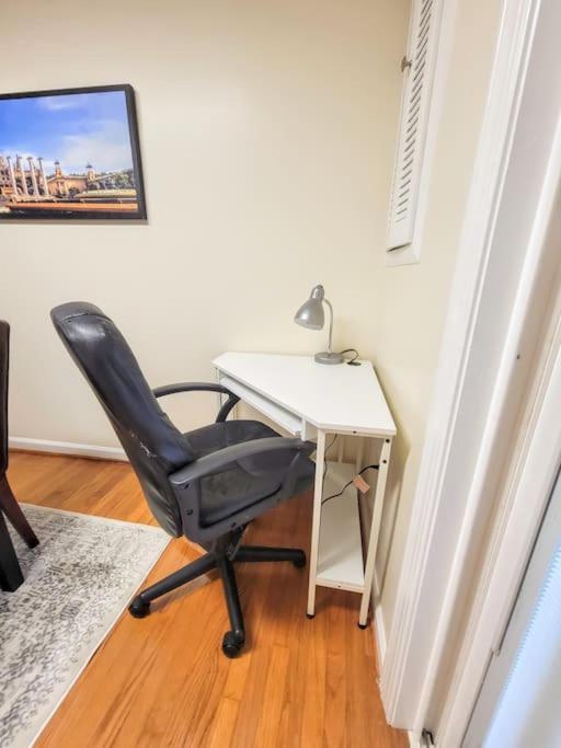 Nice 2 Bdr 2 Bath Near Airport With Fast Wifi And Parking Herndon Dış mekan fotoğraf