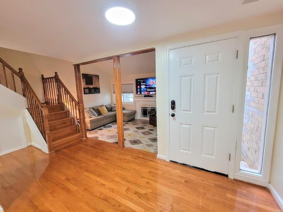 Nice 2 Bdr 2 Bath Near Airport With Fast Wifi And Parking Herndon Dış mekan fotoğraf