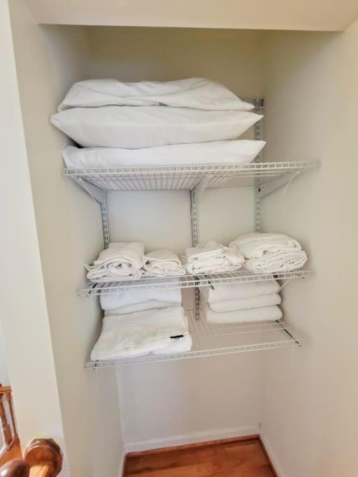 Nice 2 Bdr 2 Bath Near Airport With Fast Wifi And Parking Herndon Dış mekan fotoğraf