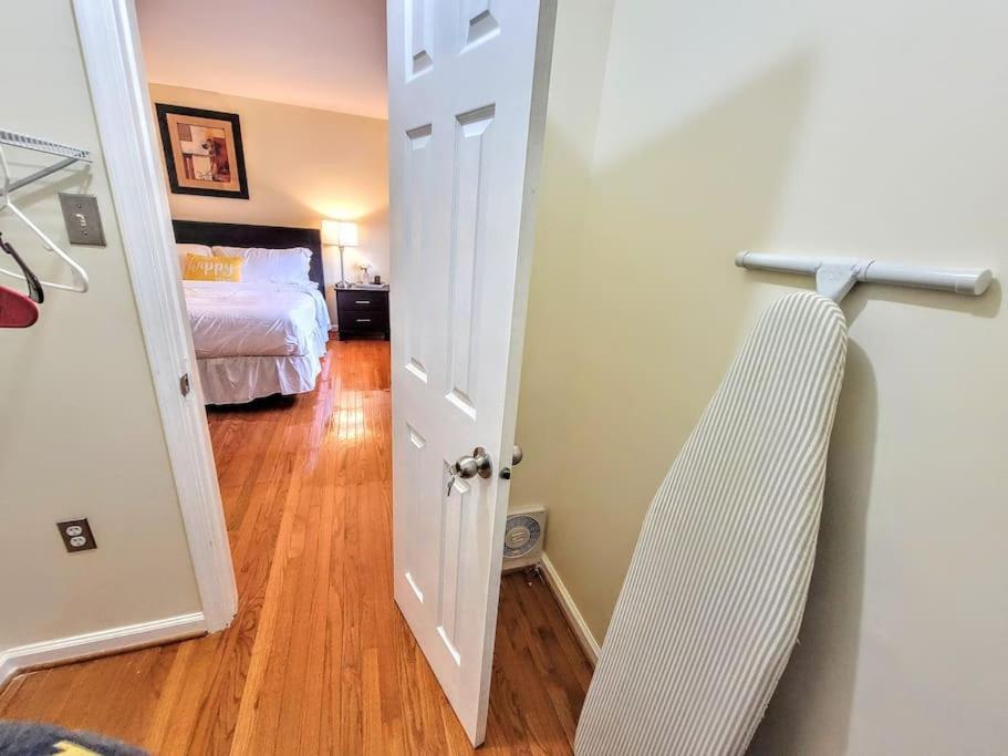 Nice 2 Bdr 2 Bath Near Airport With Fast Wifi And Parking Herndon Dış mekan fotoğraf